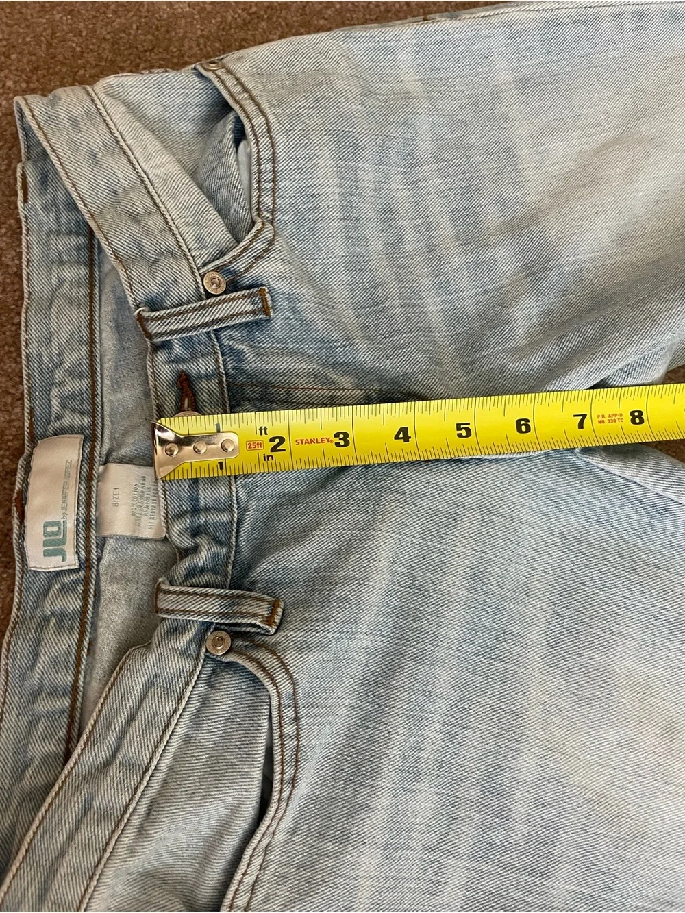 Jennifer Lopez low rise, bootcut  Light Wash vintage Flare Jeans